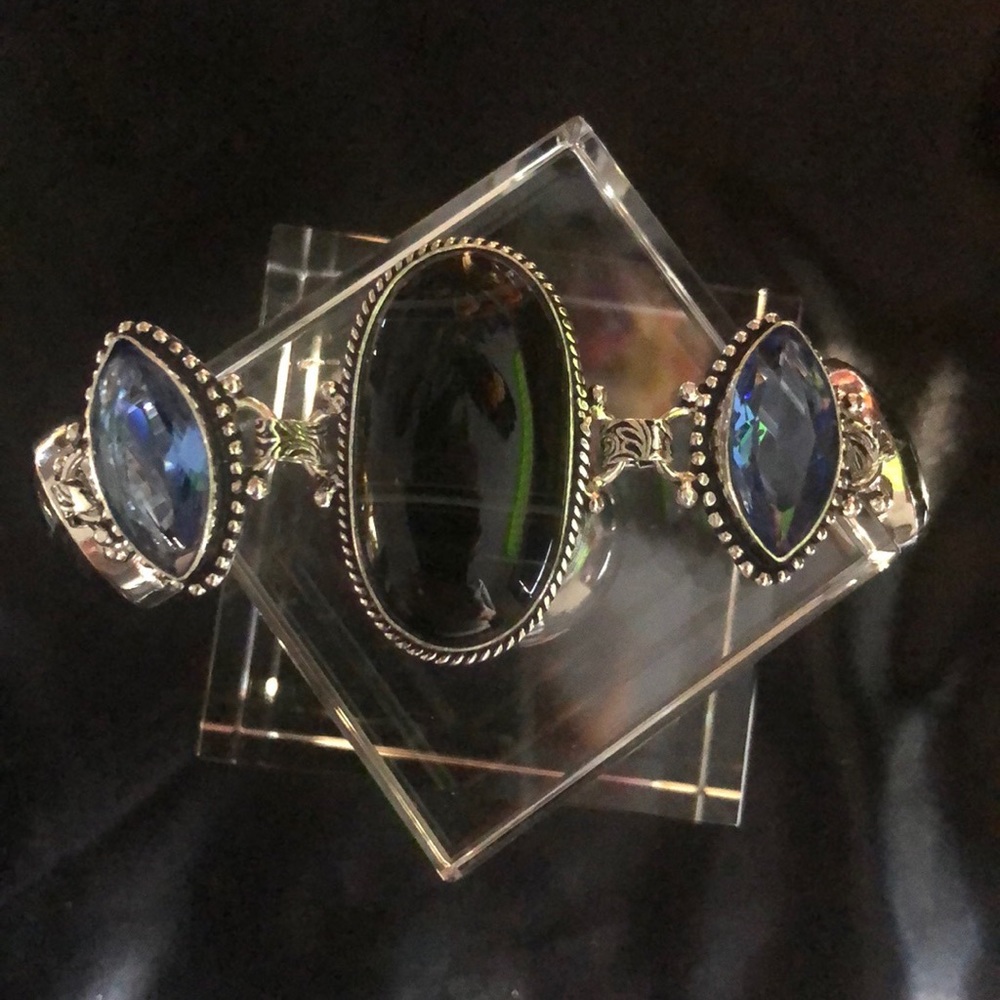 Black Agate & Iolite Bracelet.